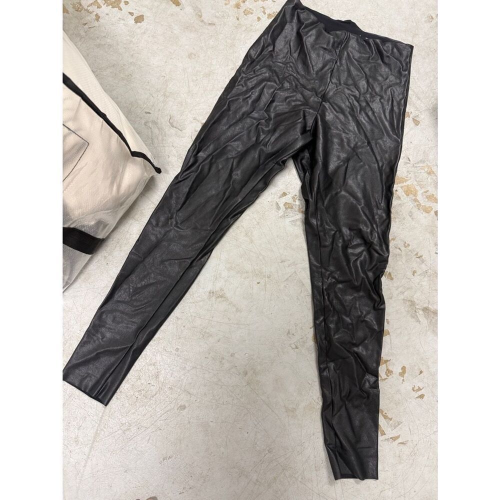 Faux Leather Black Leggings COMMANDO Size Large NWOT High Waisted Never Worn 🖤
